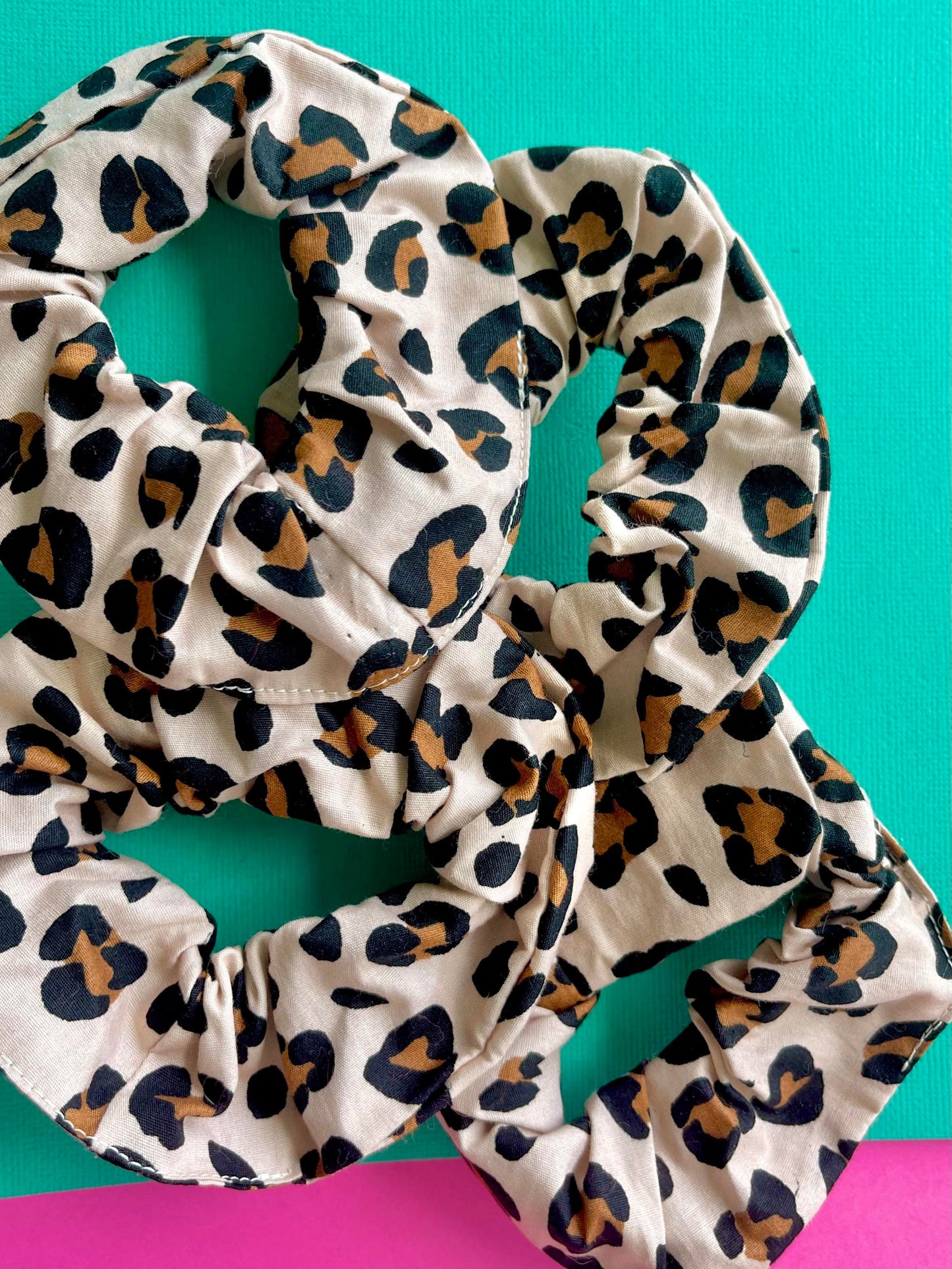 SCRUNCHIE - NEUTRAL