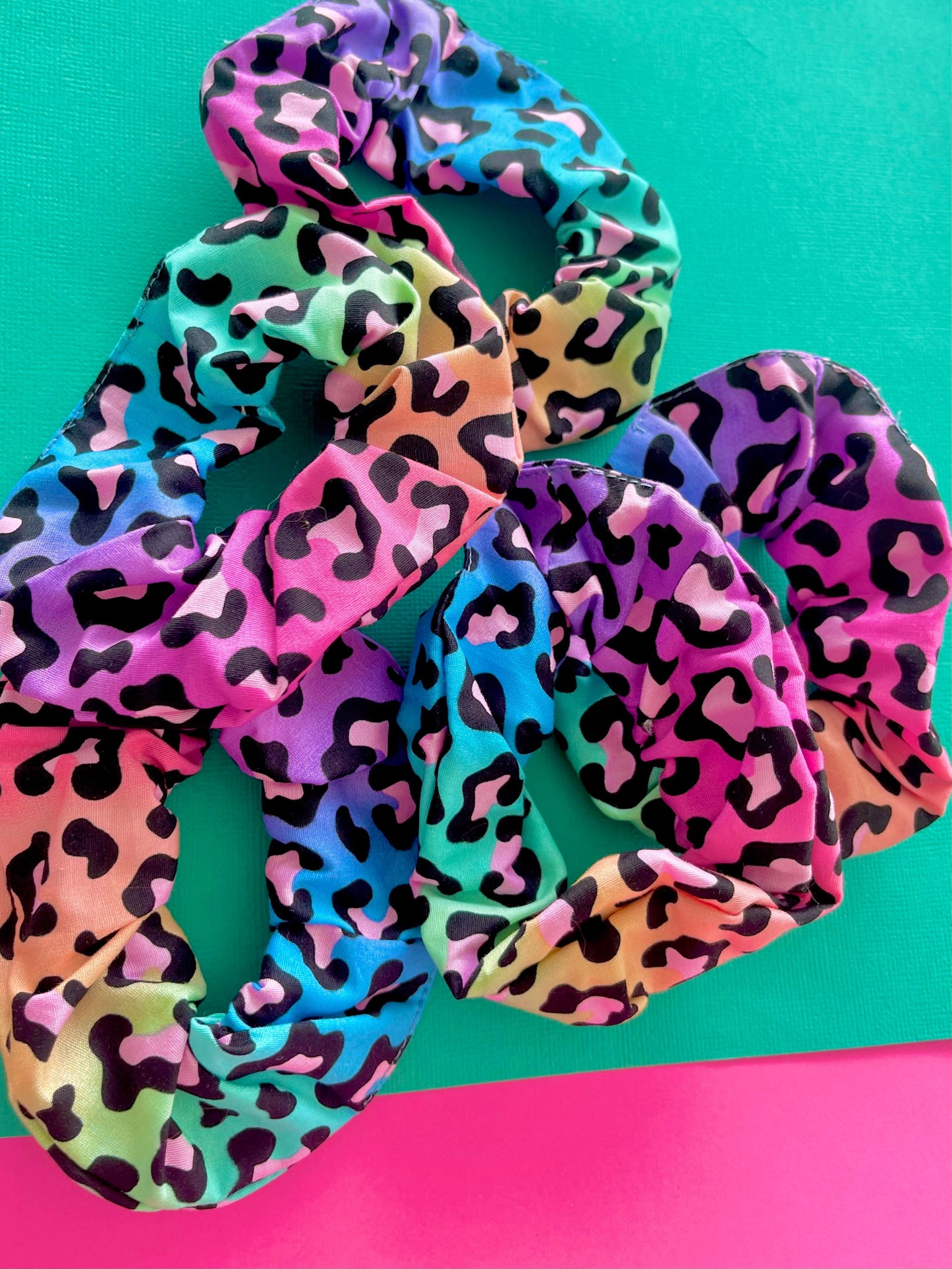 SCRUNCHIE - RAINBOW